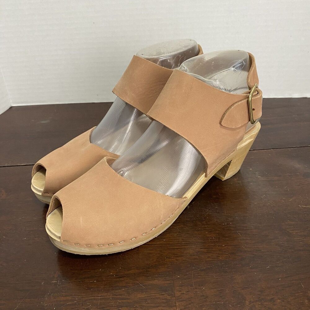 Bryr Womens Miranda Peep Toe Wooden Clogs Size 8 Tan Suede/Leather Buckle